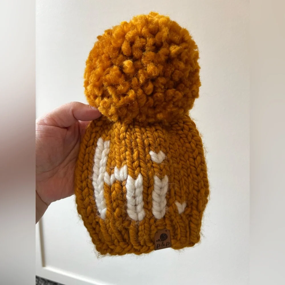Pine & Poppy NWOT Infant Baby Butterscotch Knit Pom Pom Beanie‎ Cap Newborn Size
